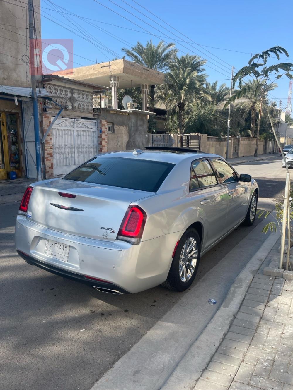 کرایسلەر 300